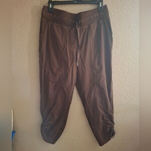 Women's Lululemon Capris Brown Size 8
